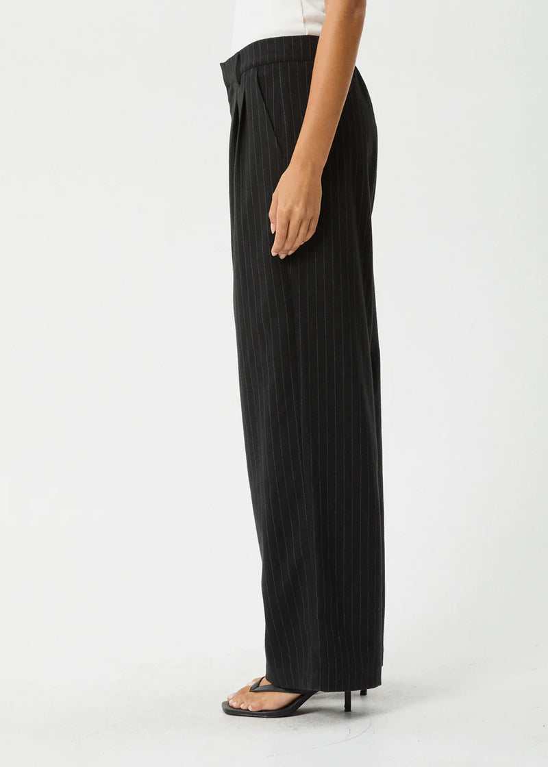 Business Recycled Pleat Trouser / Black